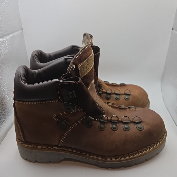 Peak by Tirelli Other - Sturdy Brown Leather‎ Men's Hiking Boots